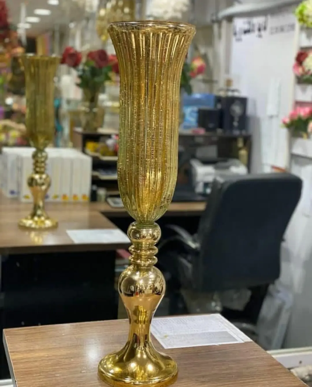 گلدان طلایی بزرگ